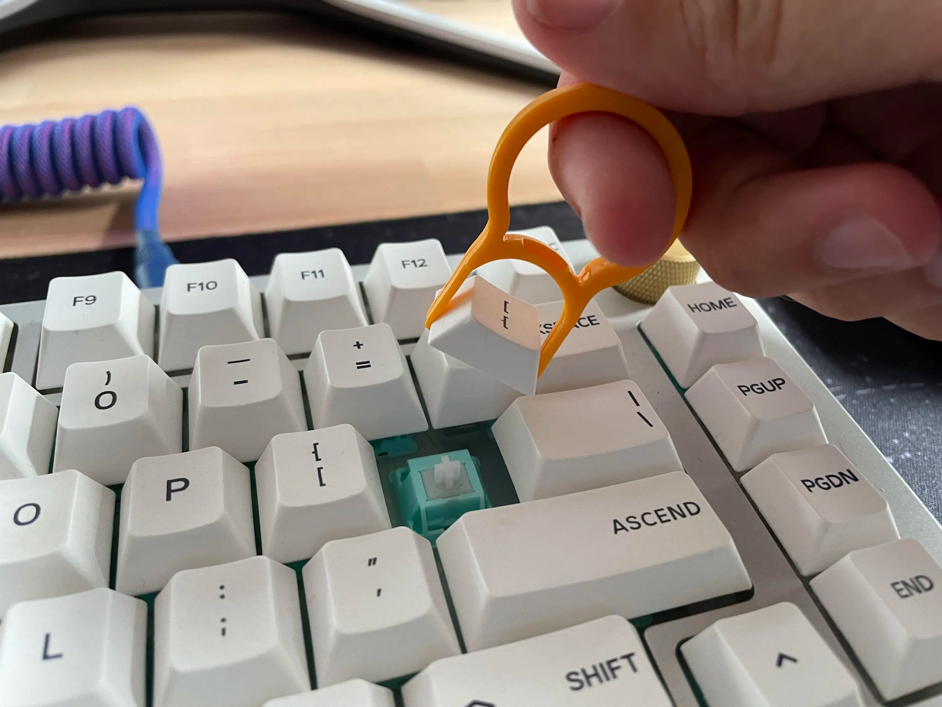 How to Replace Your Mechanical Keyboard Keycaps